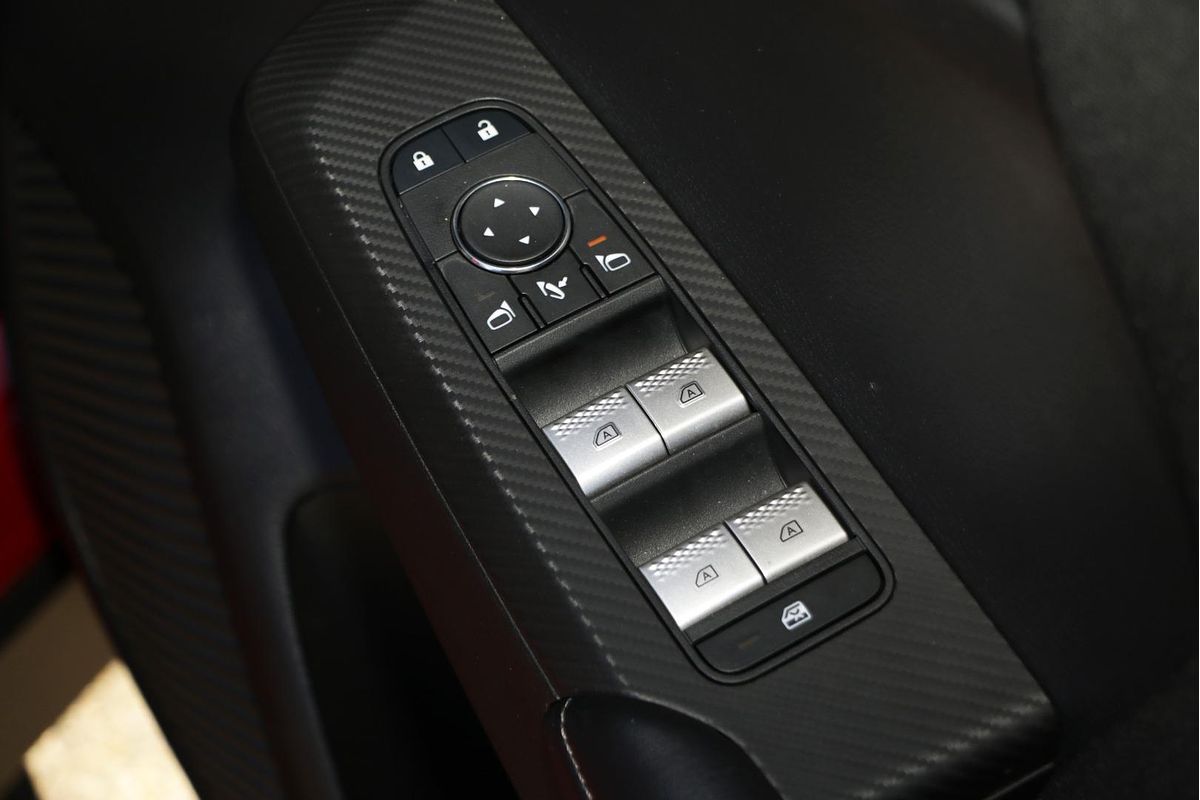 2024 Mitsubishi Outlander LS ZM