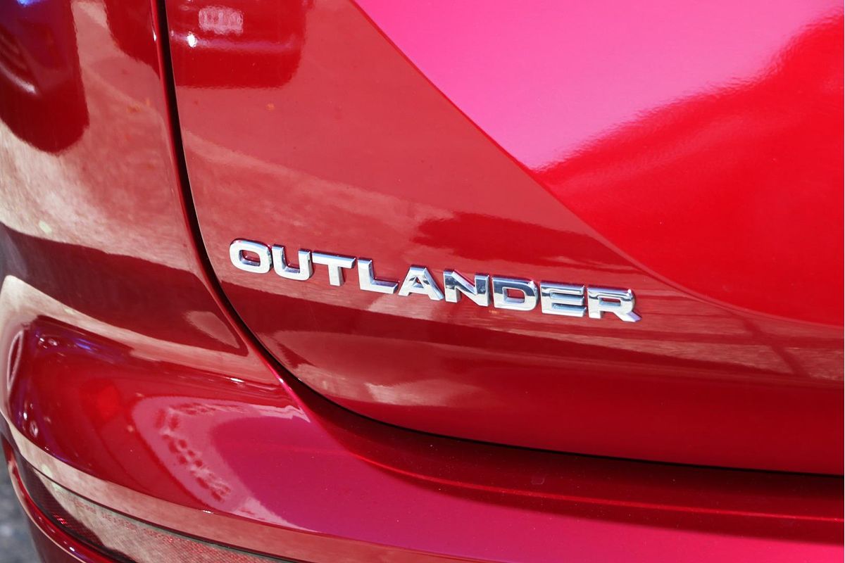 2024 Mitsubishi Outlander LS ZM