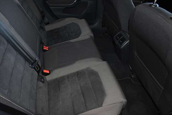 2014 Volkswagen Golf 103TSI Highline 7