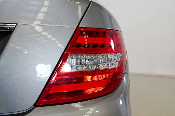 2012 Mercedes-Benz C-Class C250 BlueEFFICIENCY Avantgarde W204