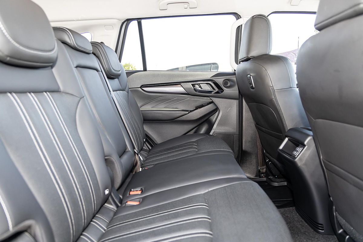 2023 Isuzu MU-X LS-T