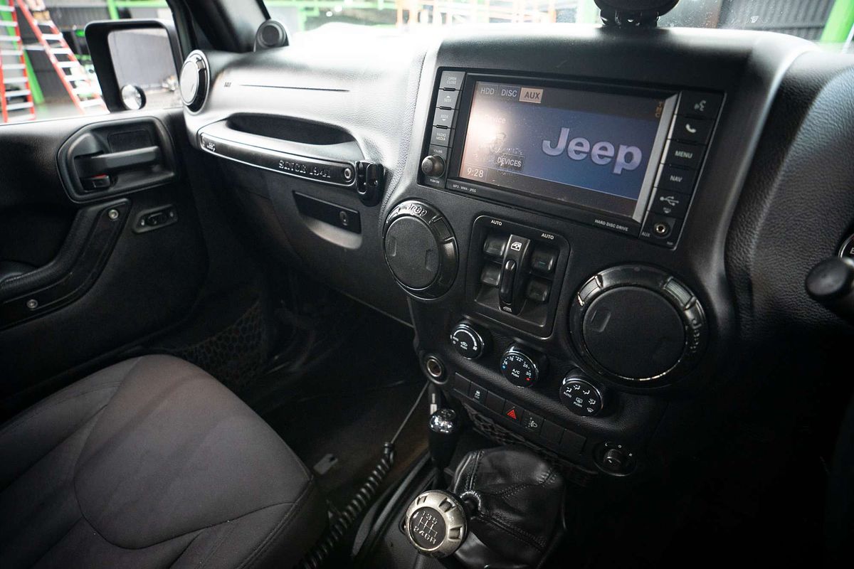 2013 Jeep Wrangler Unlimited Sport JK