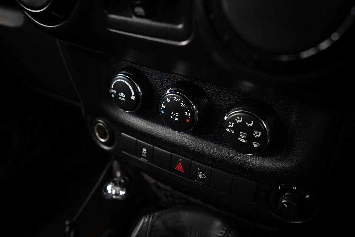 2013 Jeep Wrangler Unlimited Sport JK
