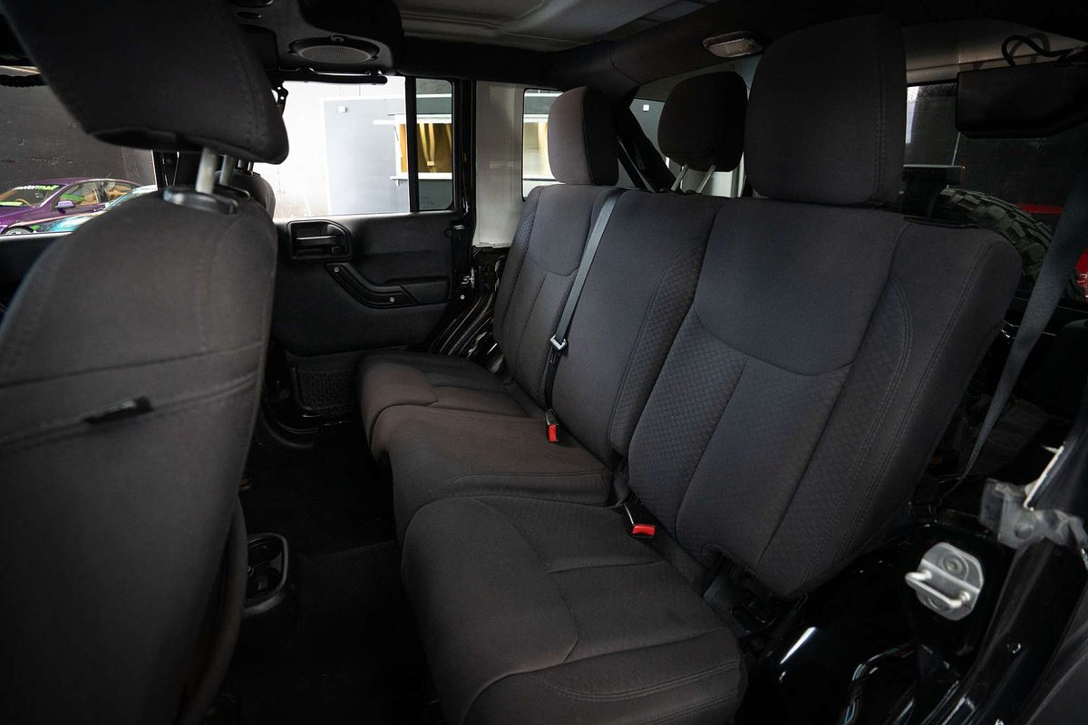 2013 Jeep Wrangler Unlimited Sport JK
