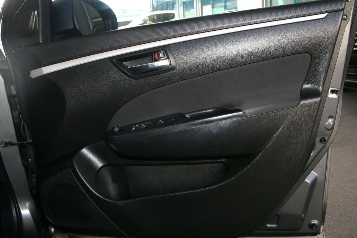 2010 Suzuki Swift GLX RS415