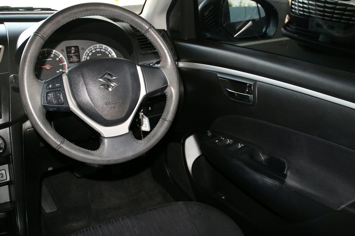 2010 Suzuki Swift GLX RS415