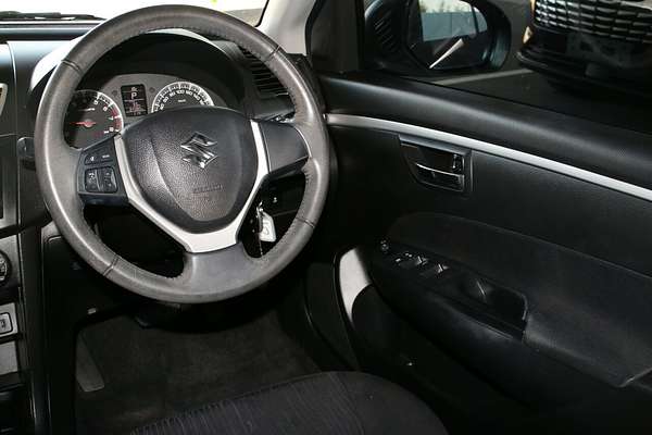 2010 Suzuki Swift GLX RS415
