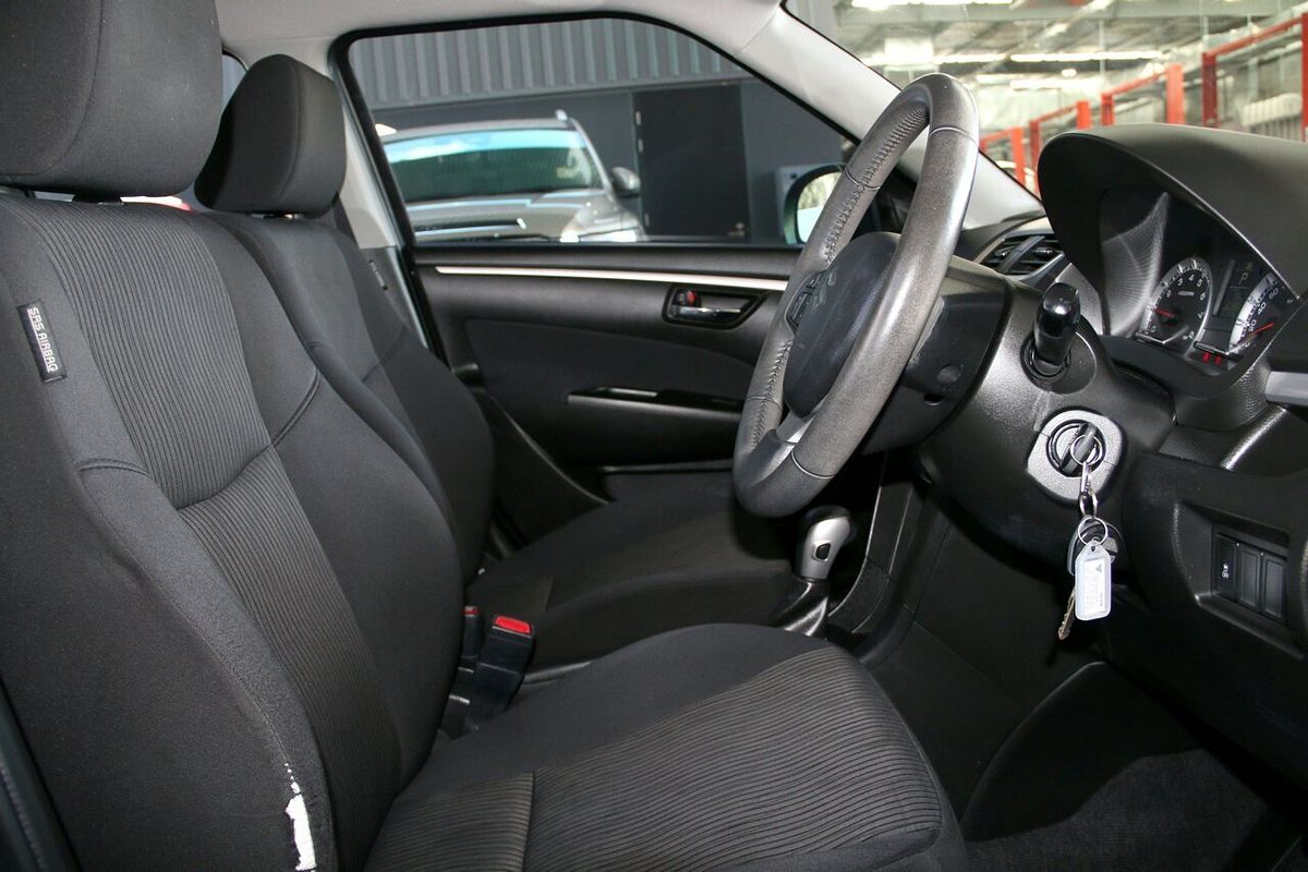 2010 Suzuki Swift GLX RS415