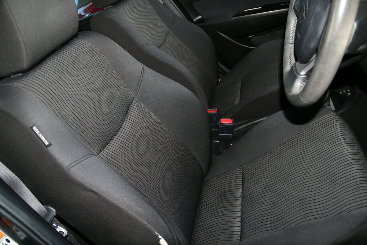 2010 Suzuki Swift GLX RS415