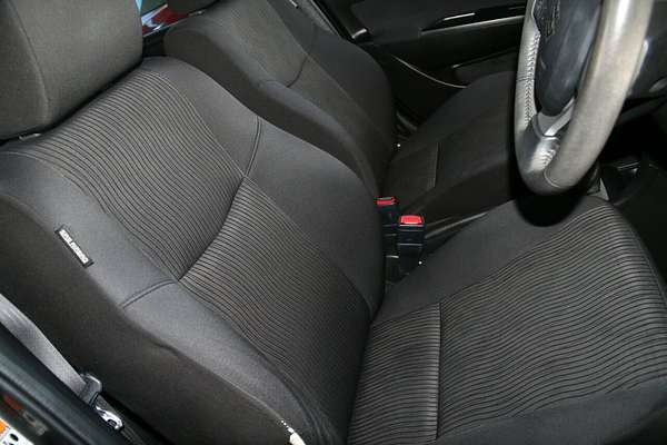 2010 Suzuki Swift GLX RS415