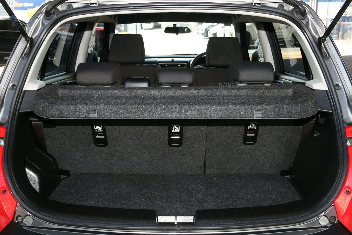 2010 Suzuki Swift GLX RS415