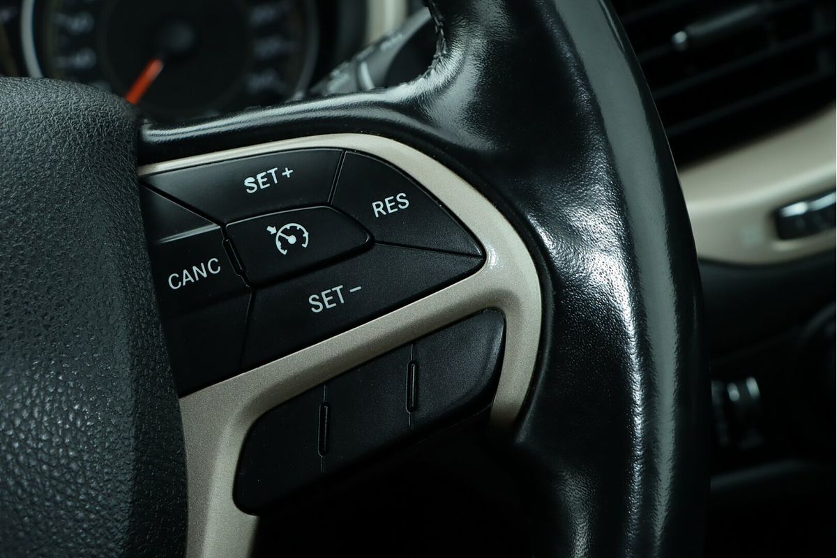 2015 Jeep Cherokee Blackhawk KL