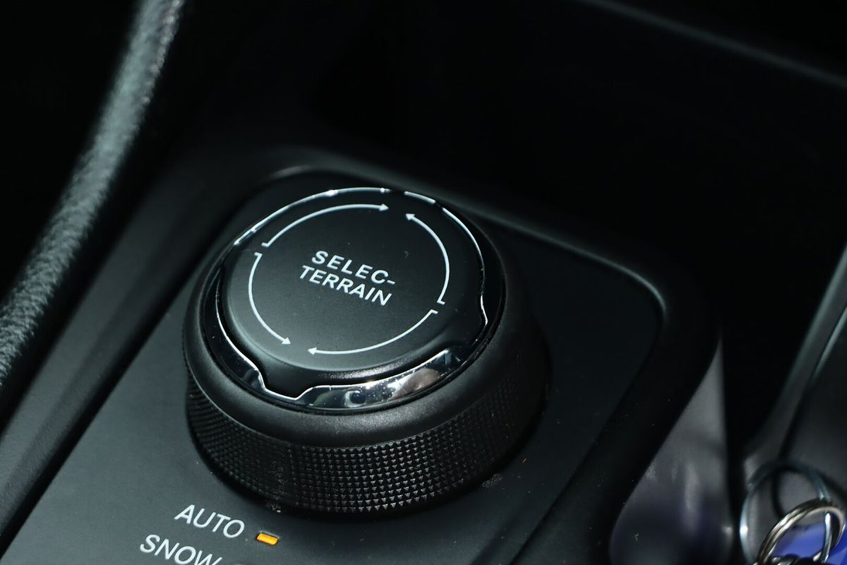 2015 Jeep Cherokee Blackhawk KL