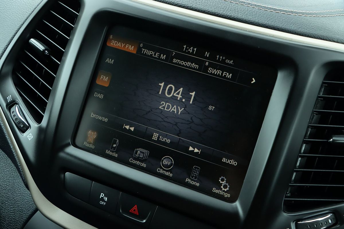 2015 Jeep Cherokee Blackhawk KL