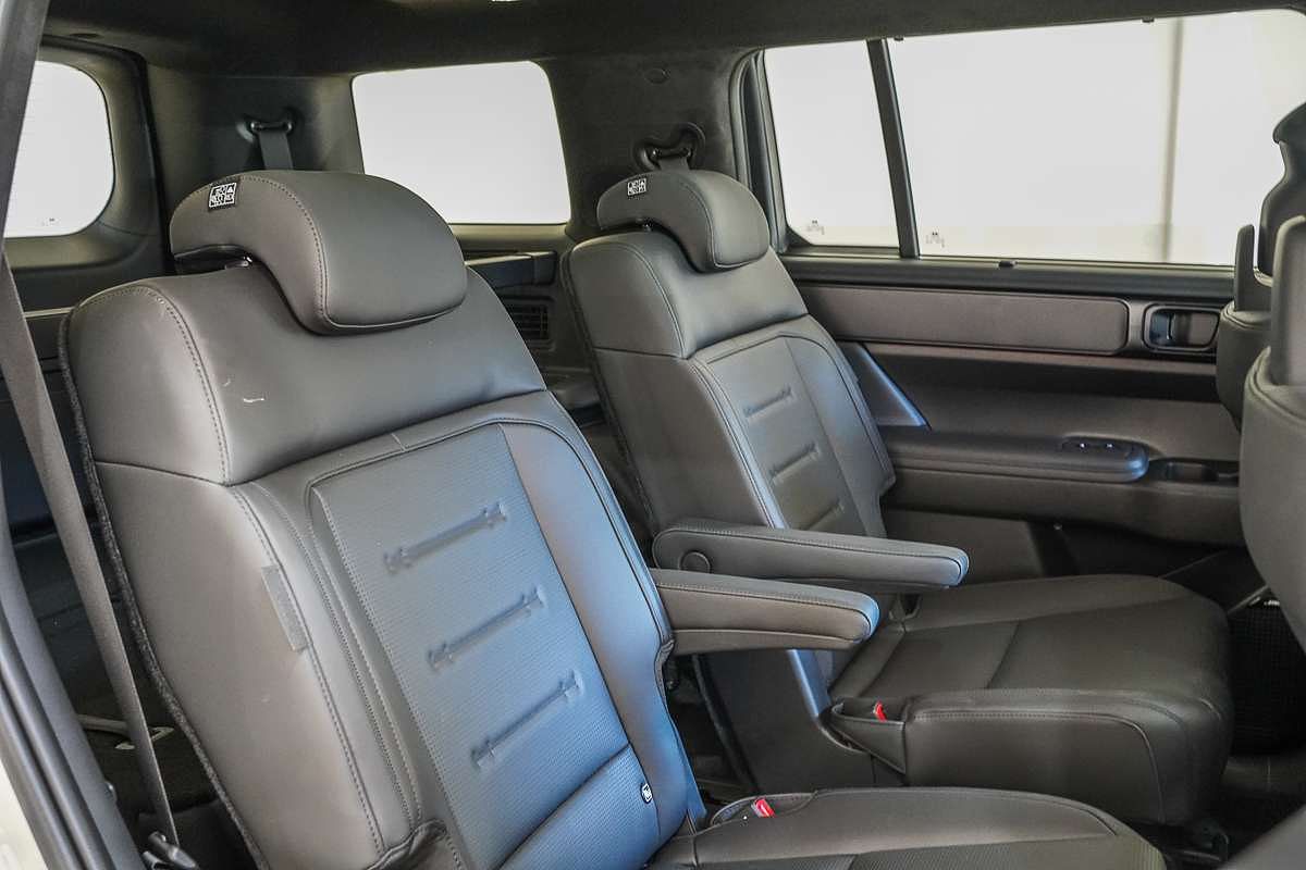 2025 Hyundai Santa Fe Calligraphy MX5.V1