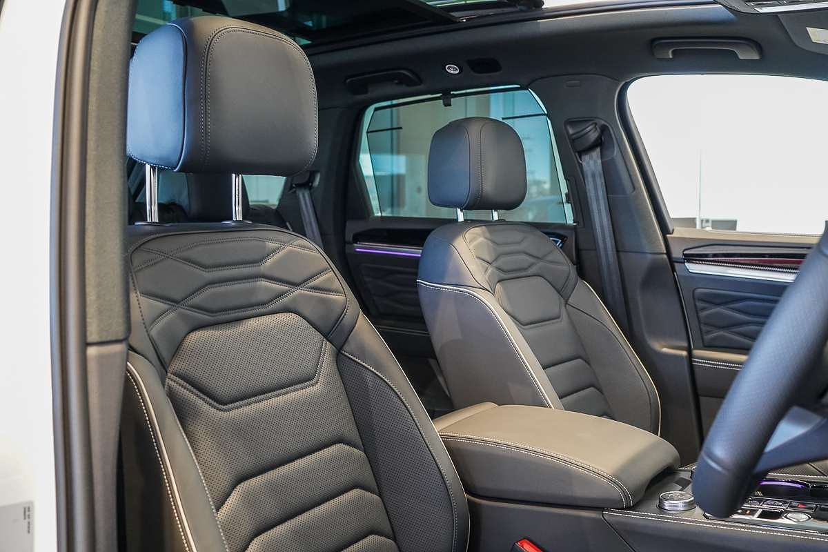 2024 Volkswagen Touareg 210TDI R-Line RC