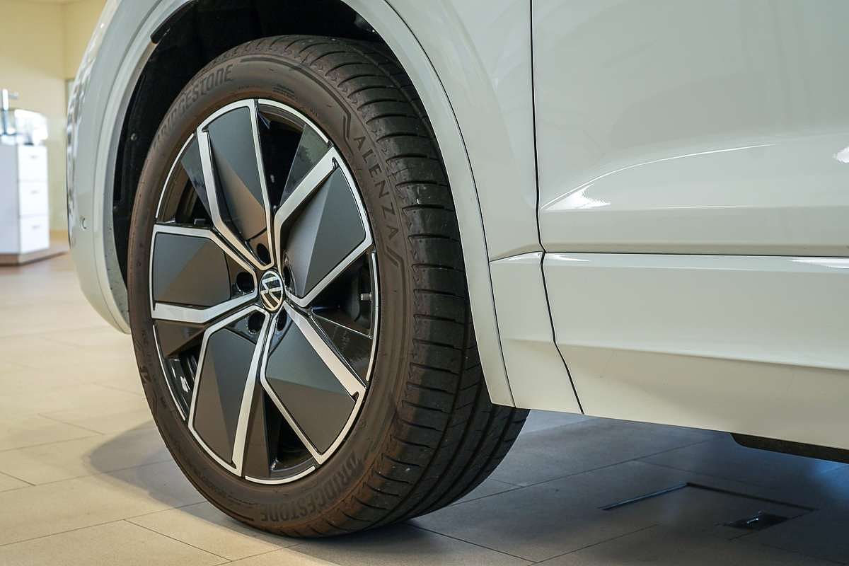 2024 Volkswagen Touareg 210TDI R-Line RC