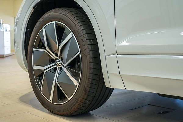 2024 Volkswagen Touareg 210TDI R-Line RC