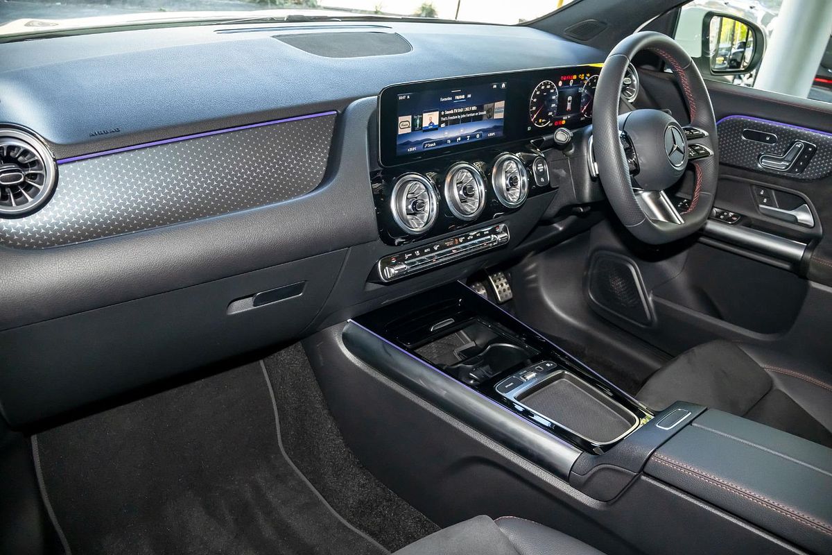 2025 Mercedes-Benz GLA-Class GLA200 H247