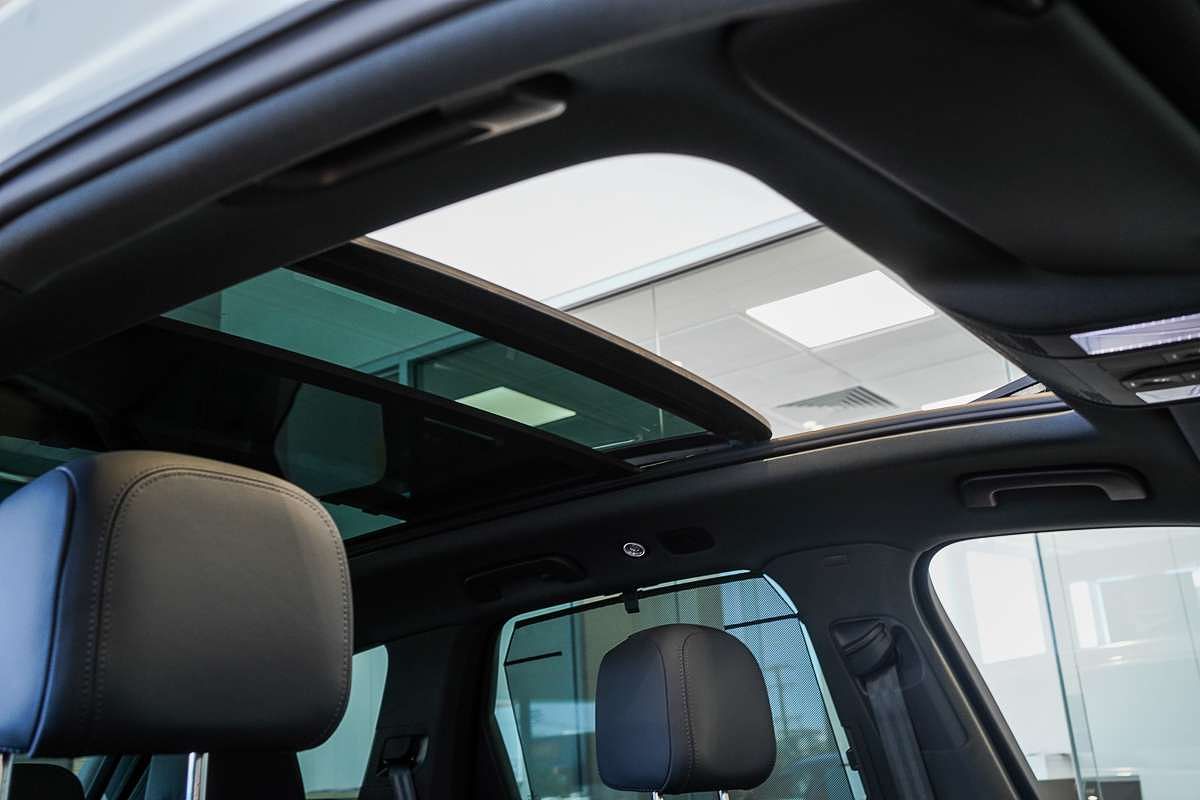2024 Volkswagen Touareg 210TDI R-Line RC
