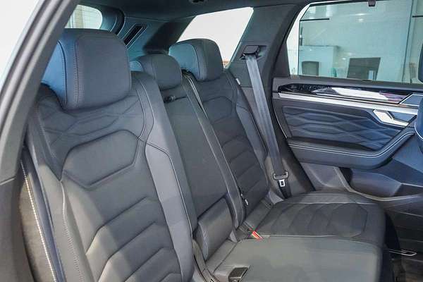 2024 Volkswagen Touareg 210TDI R-Line RC
