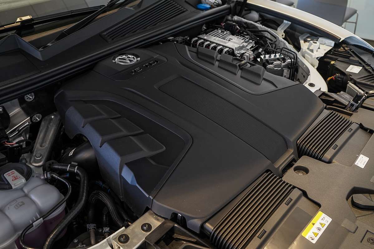 2024 Volkswagen Touareg 210TDI R-Line RC
