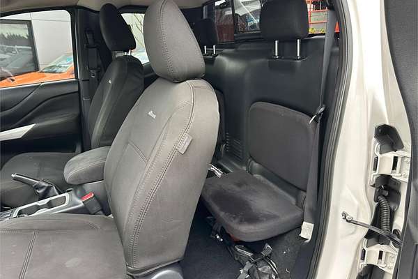 2015 Nissan Navara ST D23 4X4