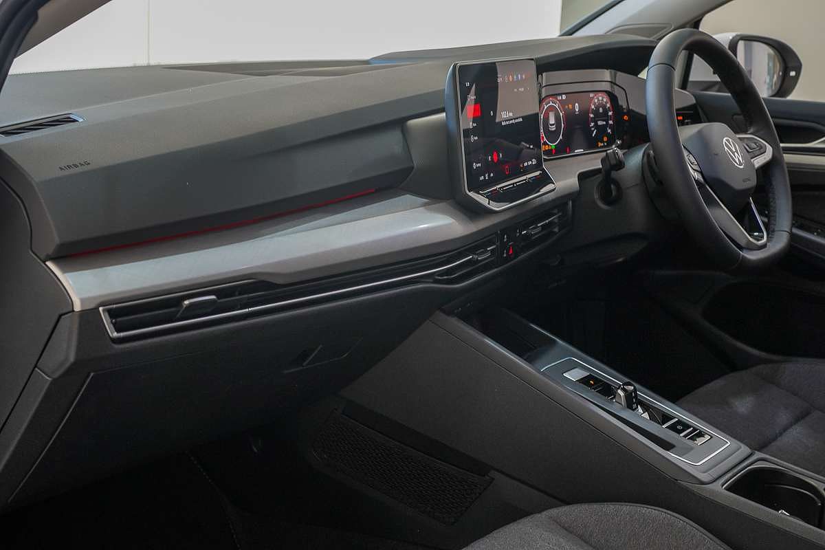2025 Volkswagen Golf 110TSI Life 8.5