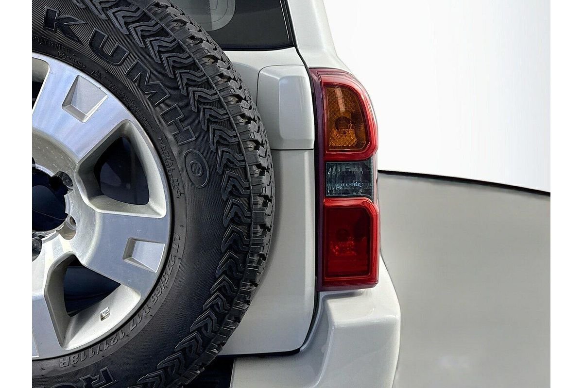 2014 Nissan Patrol ST Y61