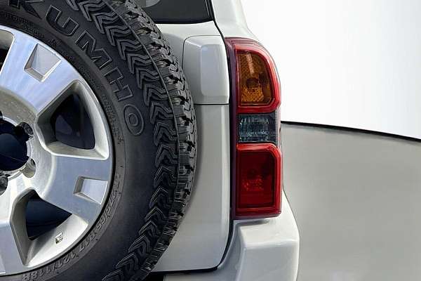 2014 Nissan Patrol ST Y61