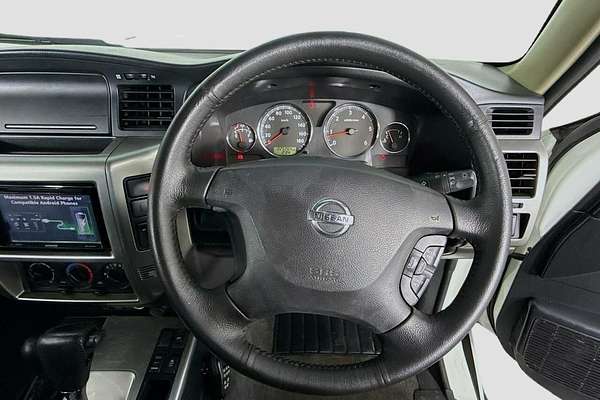 2014 Nissan Patrol ST Y61