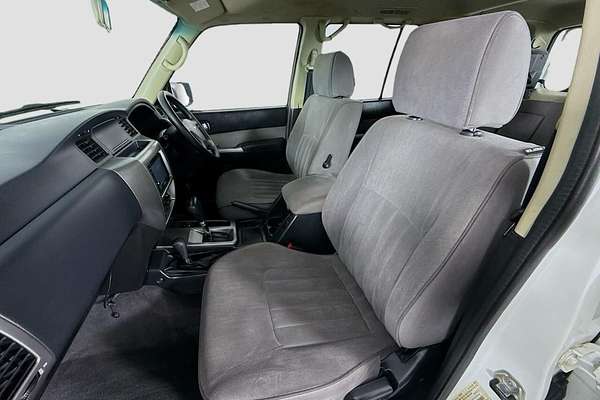 2014 Nissan Patrol ST Y61