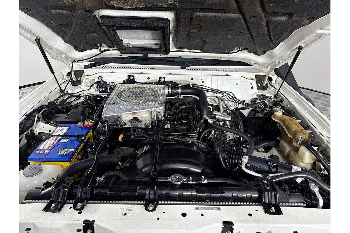 2014 Nissan Patrol ST Y61