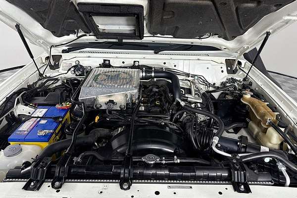 2014 Nissan Patrol ST Y61