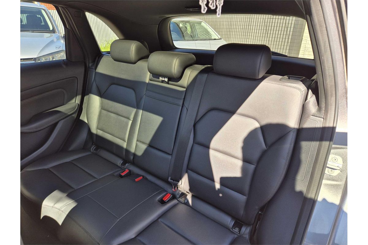 2014 Mercedes-Benz B-Class B200 W246