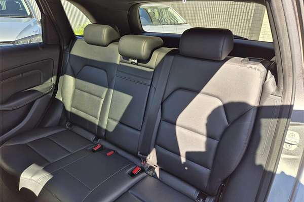 2014 Mercedes-Benz B-Class B200 W246