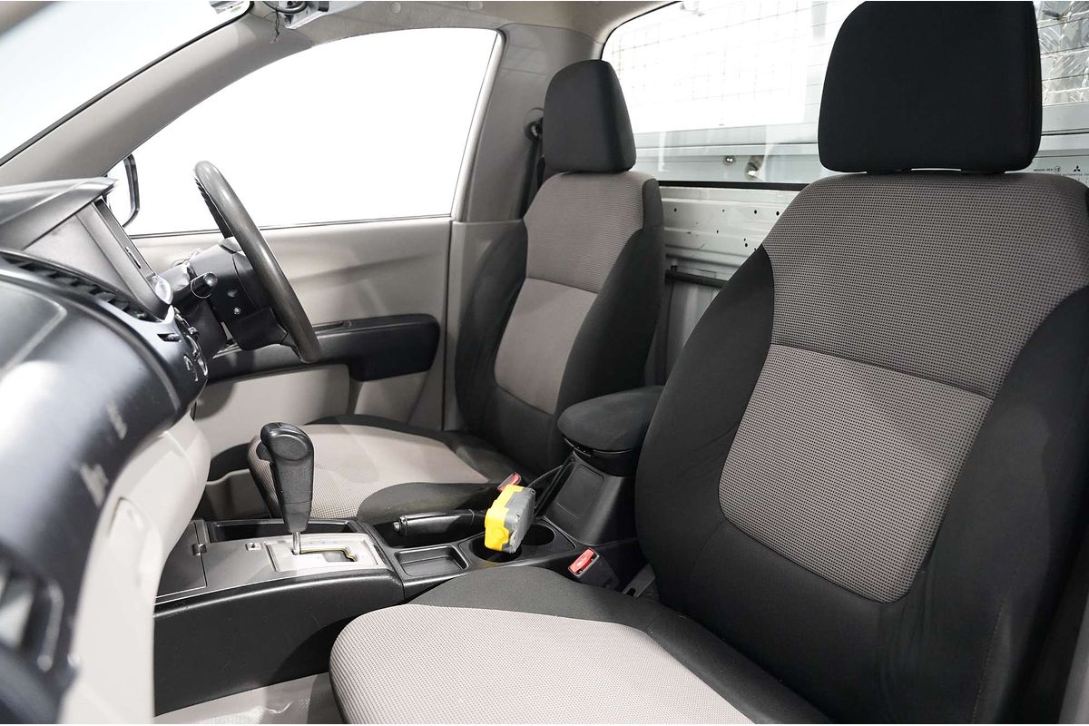 2013 Mitsubishi Triton GLX MN Rear Wheel Drive