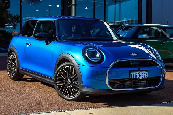 2025 MINI Cooper S Favoured F66