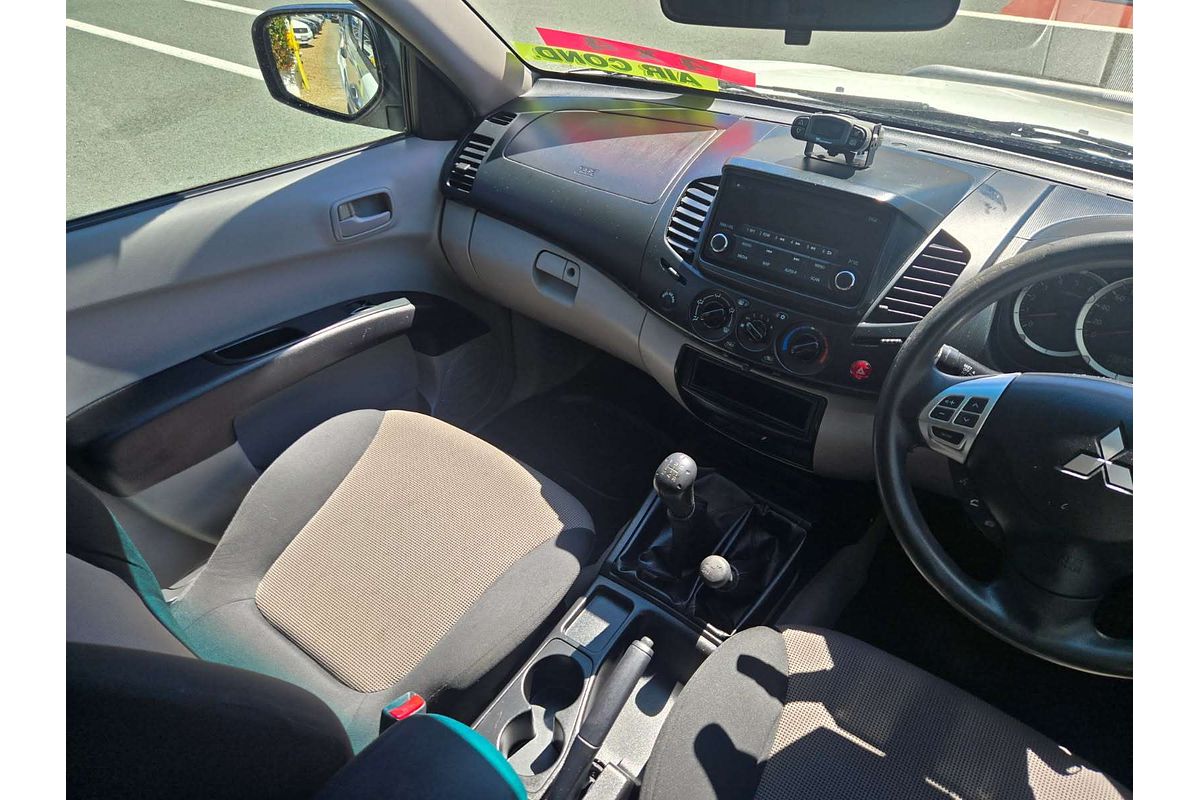 2015 Mitsubishi Triton GLX MQ 4X4