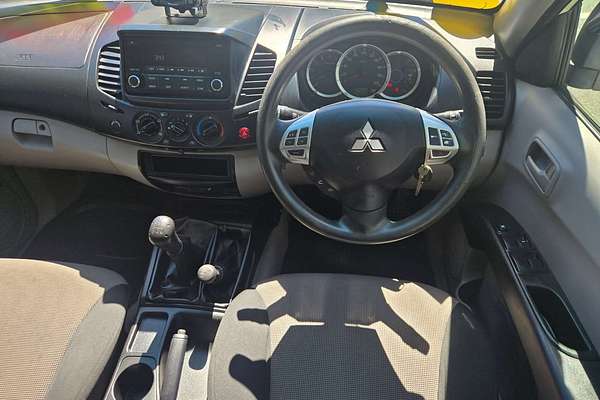 2015 Mitsubishi Triton GLX MQ 4X4