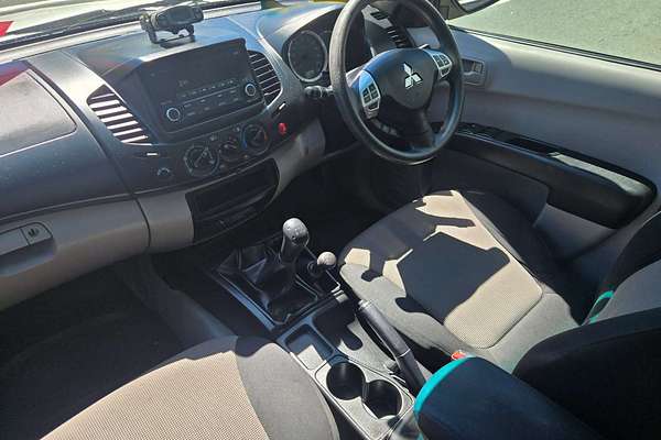 2015 Mitsubishi Triton GLX MQ 4X4
