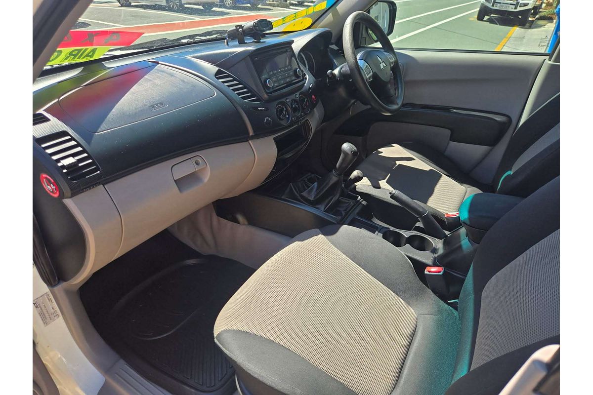 2015 Mitsubishi Triton GLX MQ 4X4