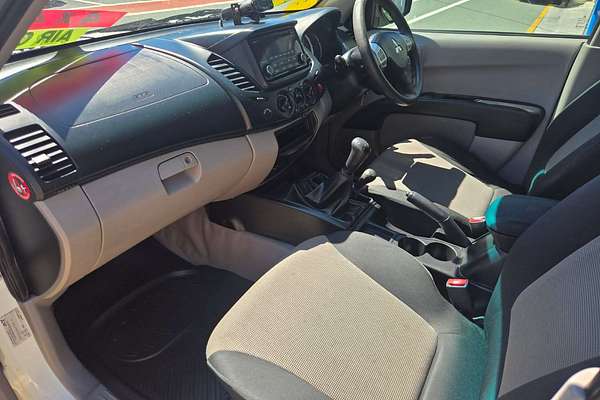 2015 Mitsubishi Triton GLX MQ 4X4