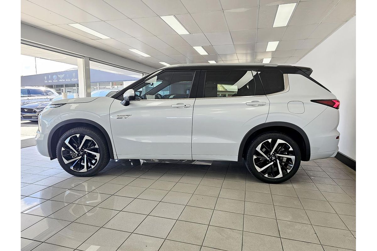 2023 Mitsubishi Outlander PHEV Exceed Tourer ZM