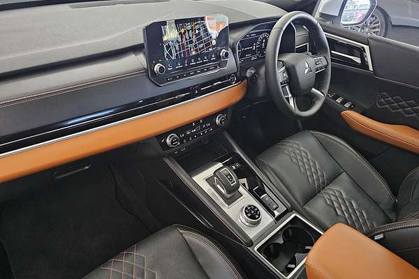 2023 Mitsubishi Outlander PHEV Exceed Tourer ZM