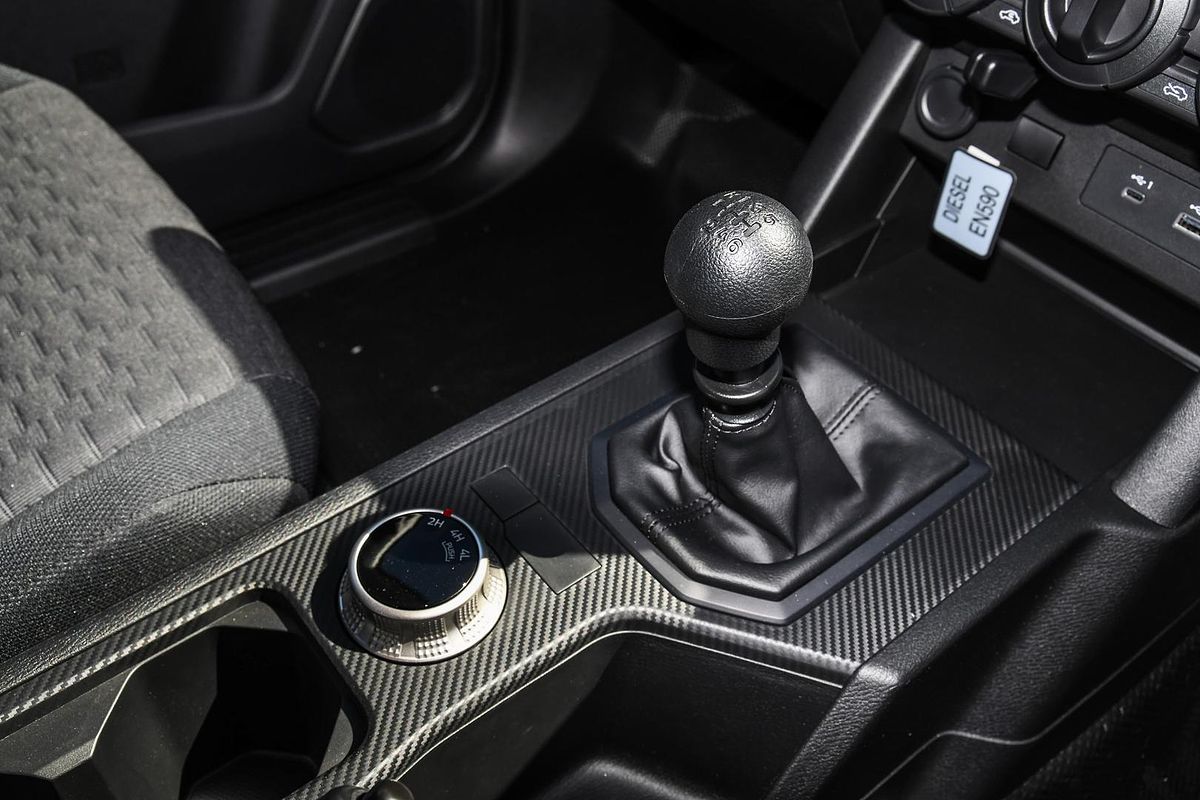 2025 Mitsubishi Triton GLX MV 4X4
