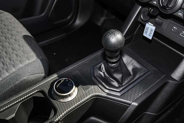 2025 Mitsubishi Triton GLX MV 4X4