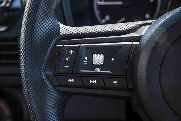 2025 Mitsubishi Triton GLX MV 4X4