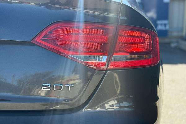 2010 Audi A4  B8