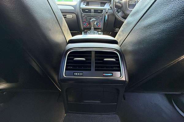 2010 Audi A4  B8